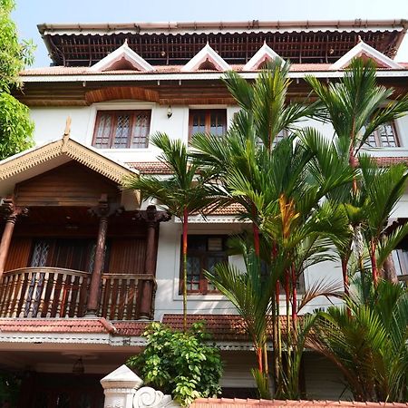 Hotel White Rose Коччи Экстерьер фото