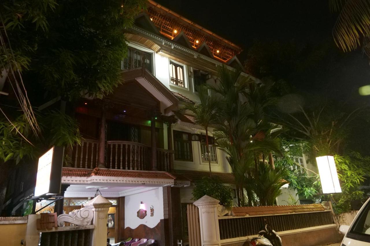 Hotel White Rose Коччи Экстерьер фото