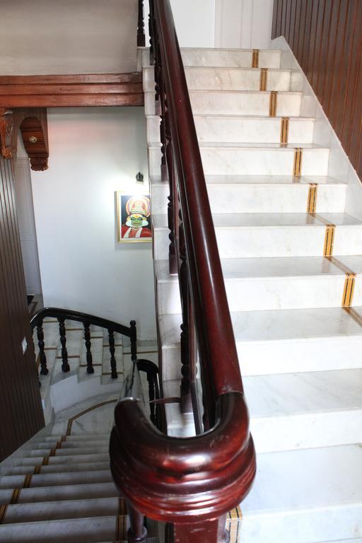 Hotel White Rose Коччи Экстерьер фото